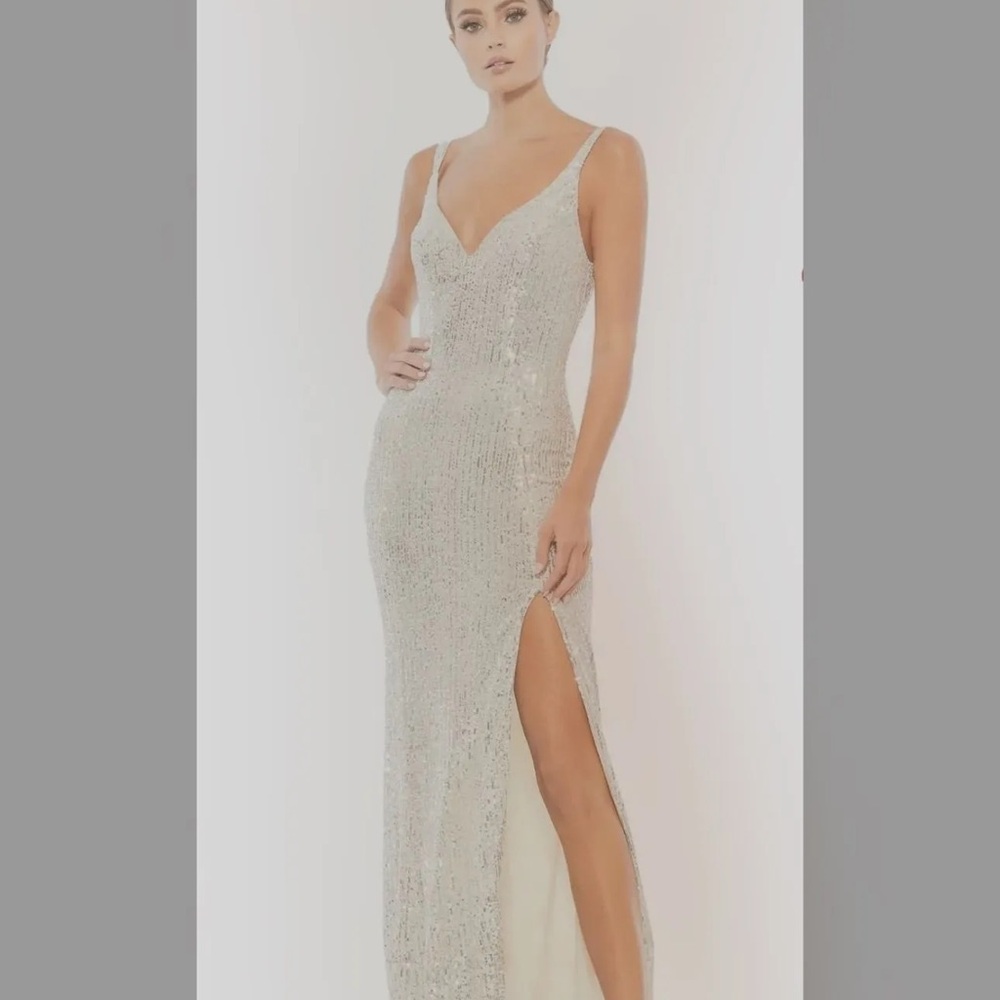 Mac Duggal Glittering Silver Maxi Dress (NWT)